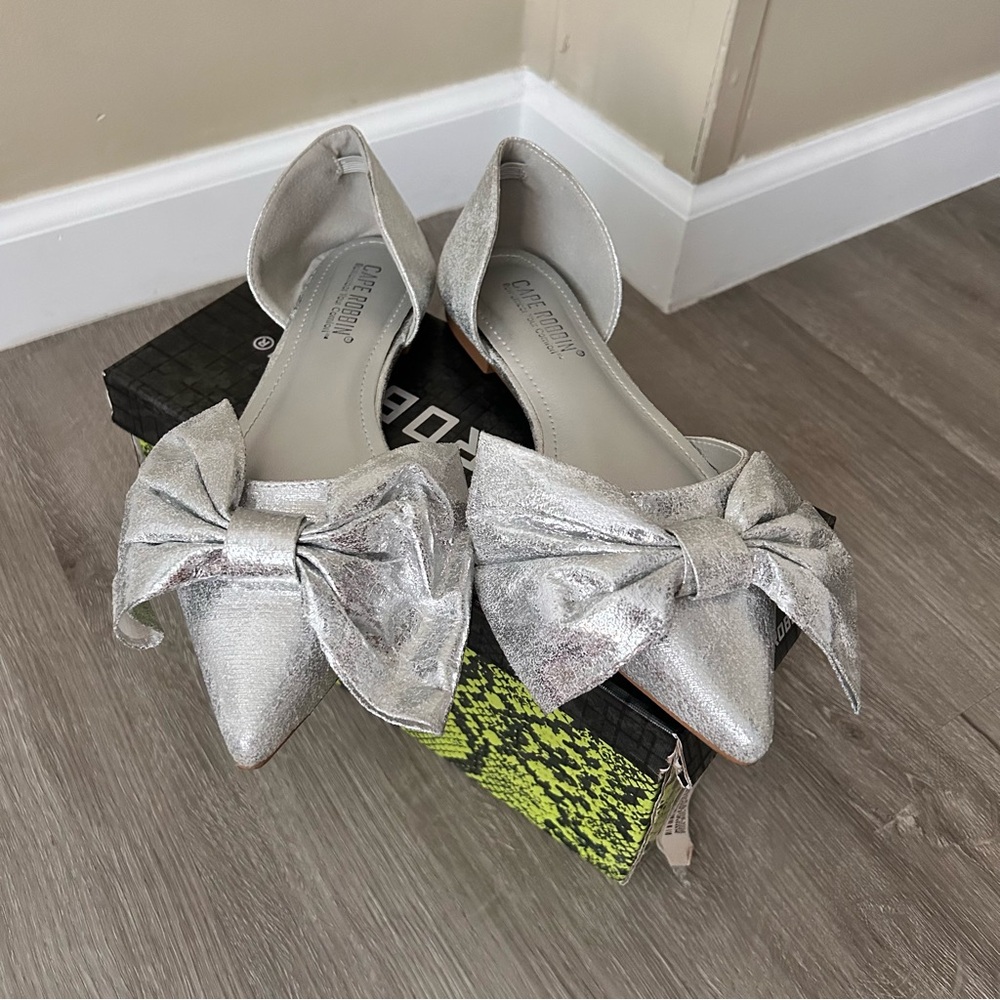 Cape Robbin Metallic Silver Bow Flats